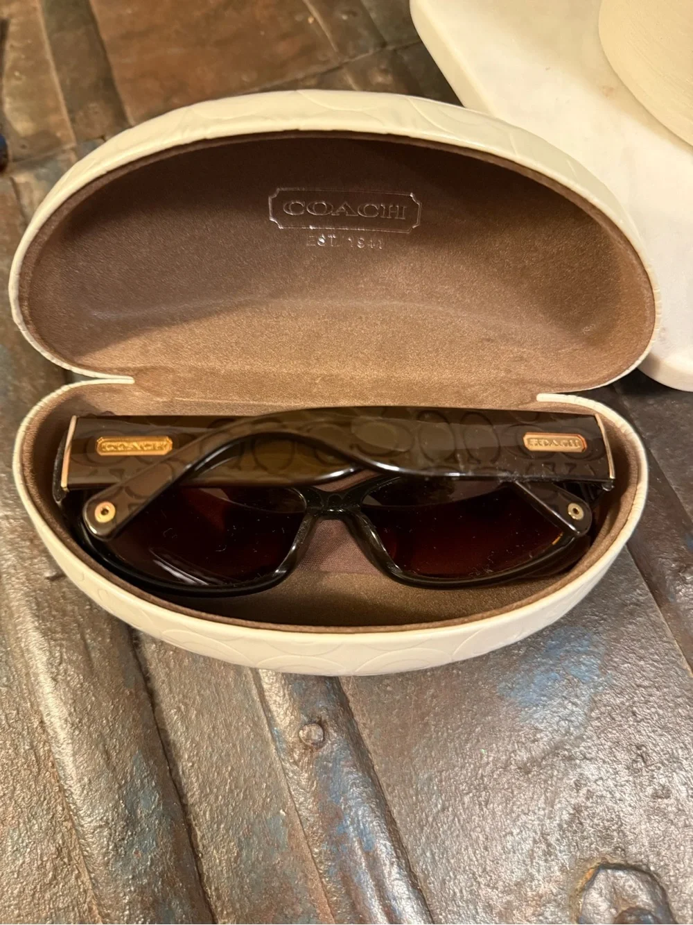 Coach see photos